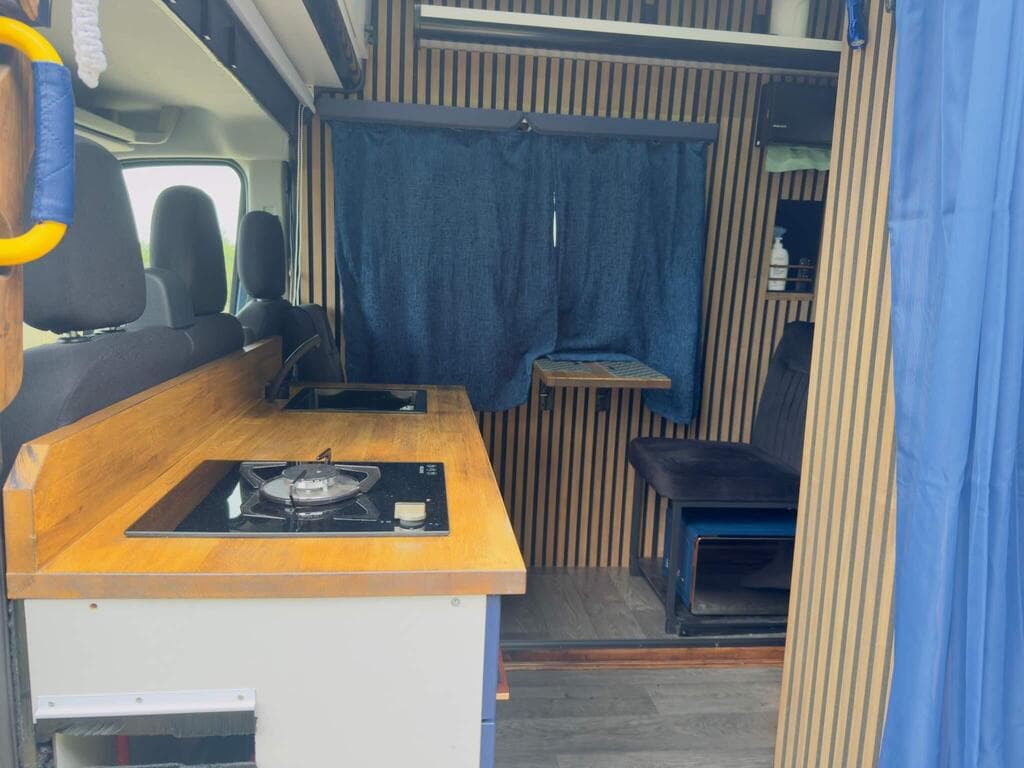 Ford Transit 350 E/B image 24