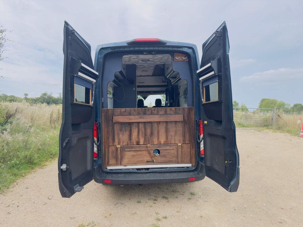 Ford Transit 350 E/B image 4