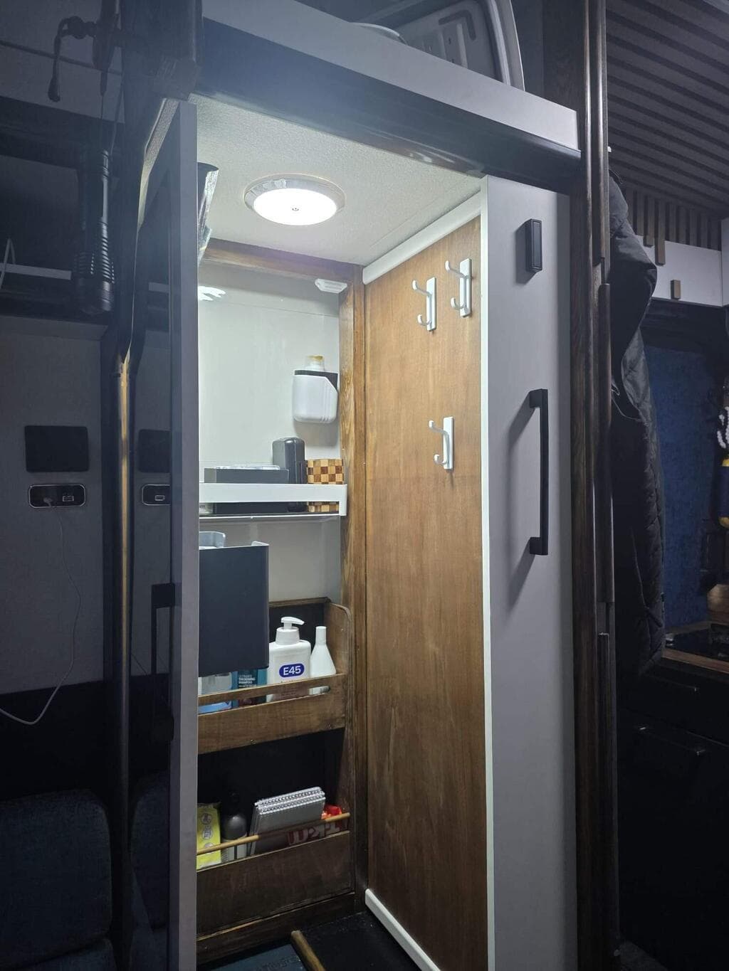 Ford Transit 350 E/B image 35