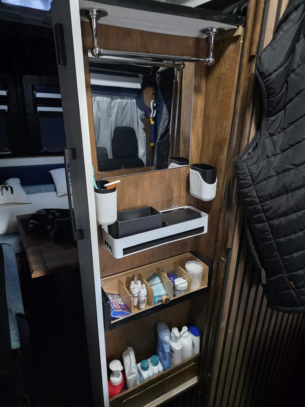 Ford Transit 350 E/B image 37