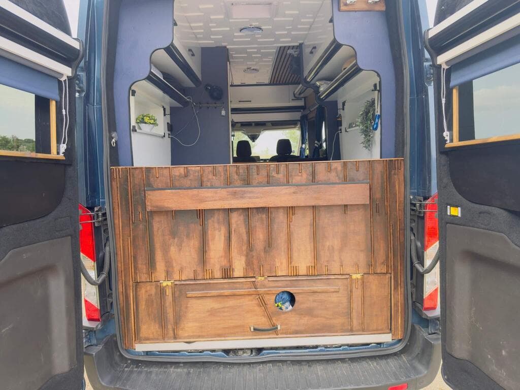 Ford Transit 350 E/B image 5
