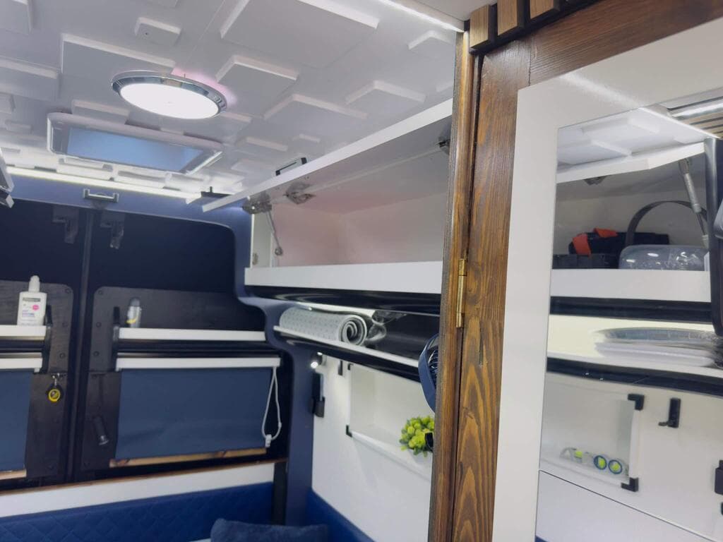 Ford Transit 350 E/B image 23